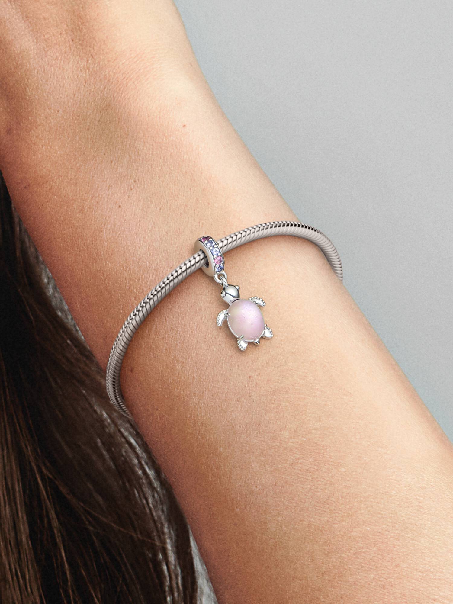 Rosafarbene Meeresschildkröte Murano-Glas Charm-Anhänger