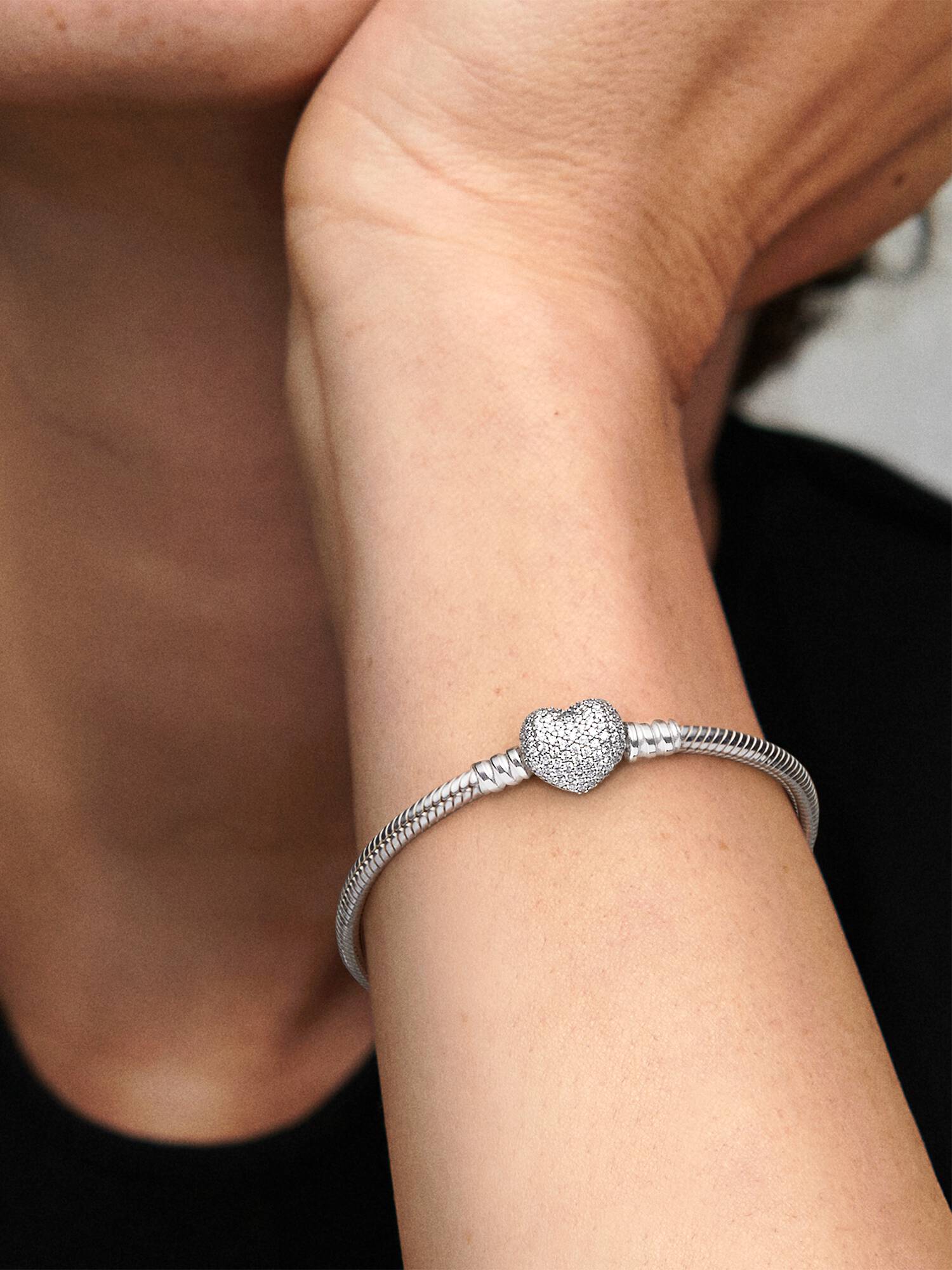 Moments Schlangen-Gliederarmband mit Funklendem Herz-Verschluss