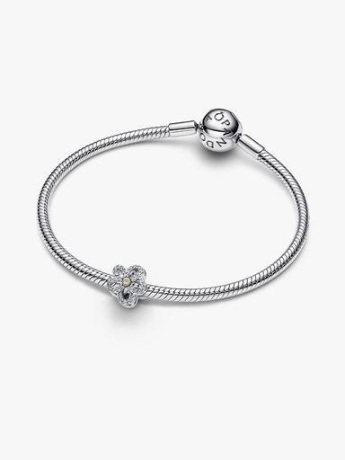 Pavé Blume Offen gearbeitetes Charm