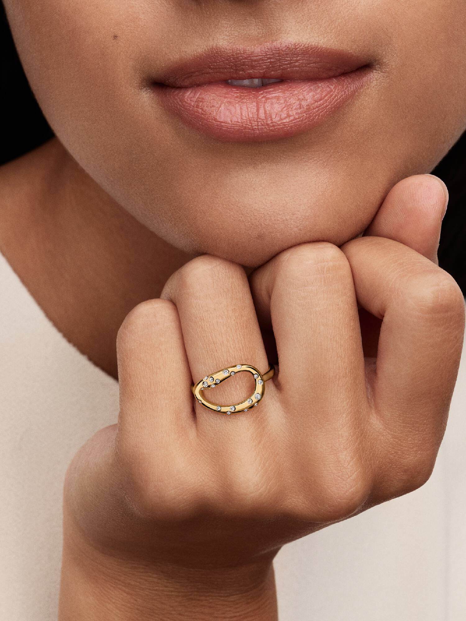 Organisch Geformter Steinbesetzter Statement-Ring