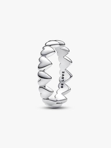 Reihe von Herzen Ring