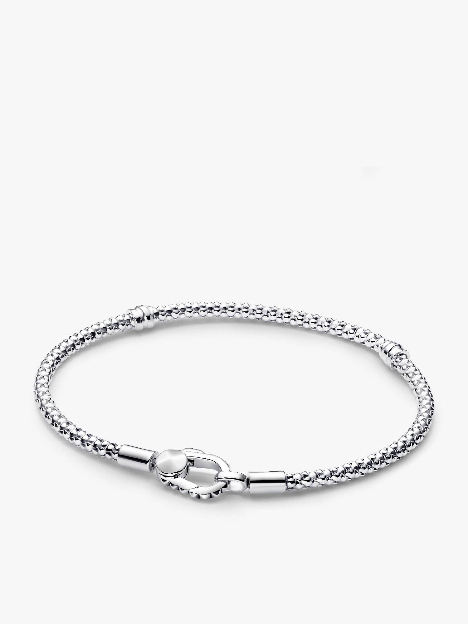 Nietenarmband mit Nietenverschluss