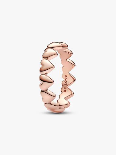 Reihe von Herzen Ring