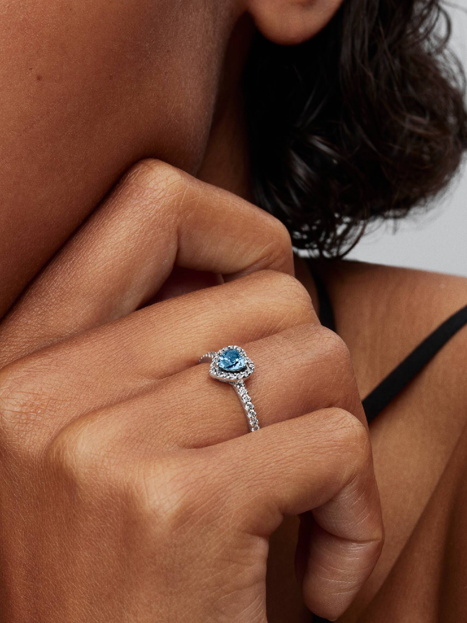 Erhabenes Hellblaues Herz Ring