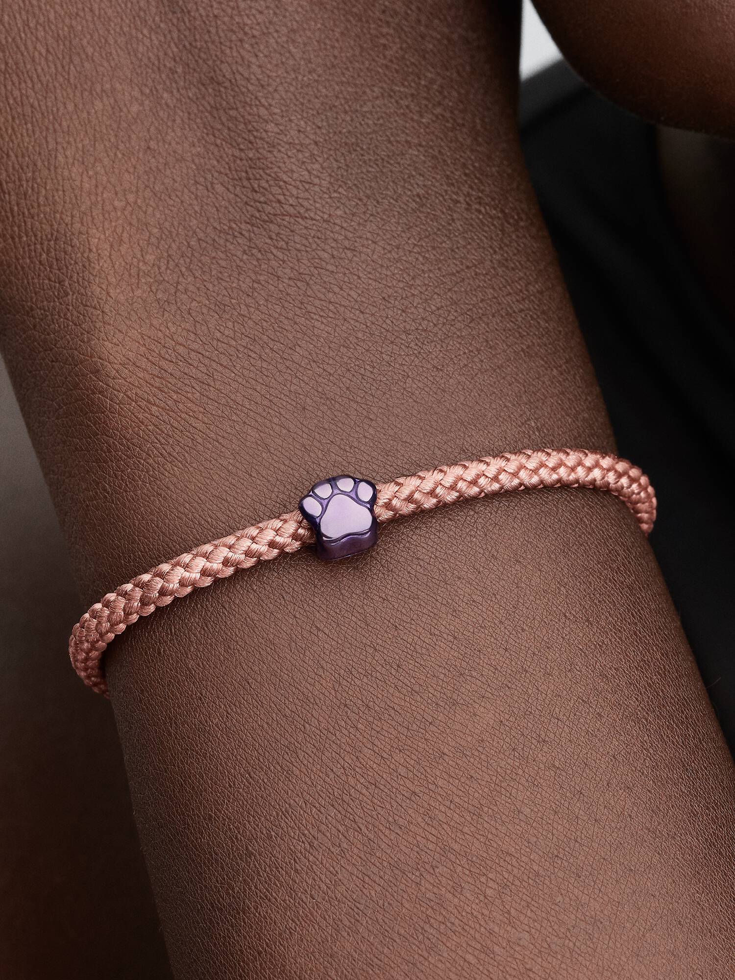 Violette Pfote Mini-Charm