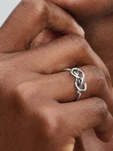 Unendlichkeitsknoten Ring