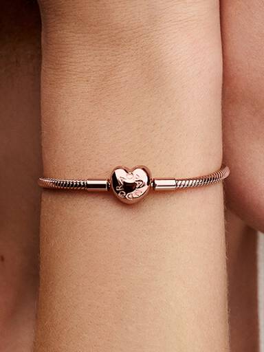 Pandora Moments Schlangen-Gliederarmband mit Herz-Verschluss