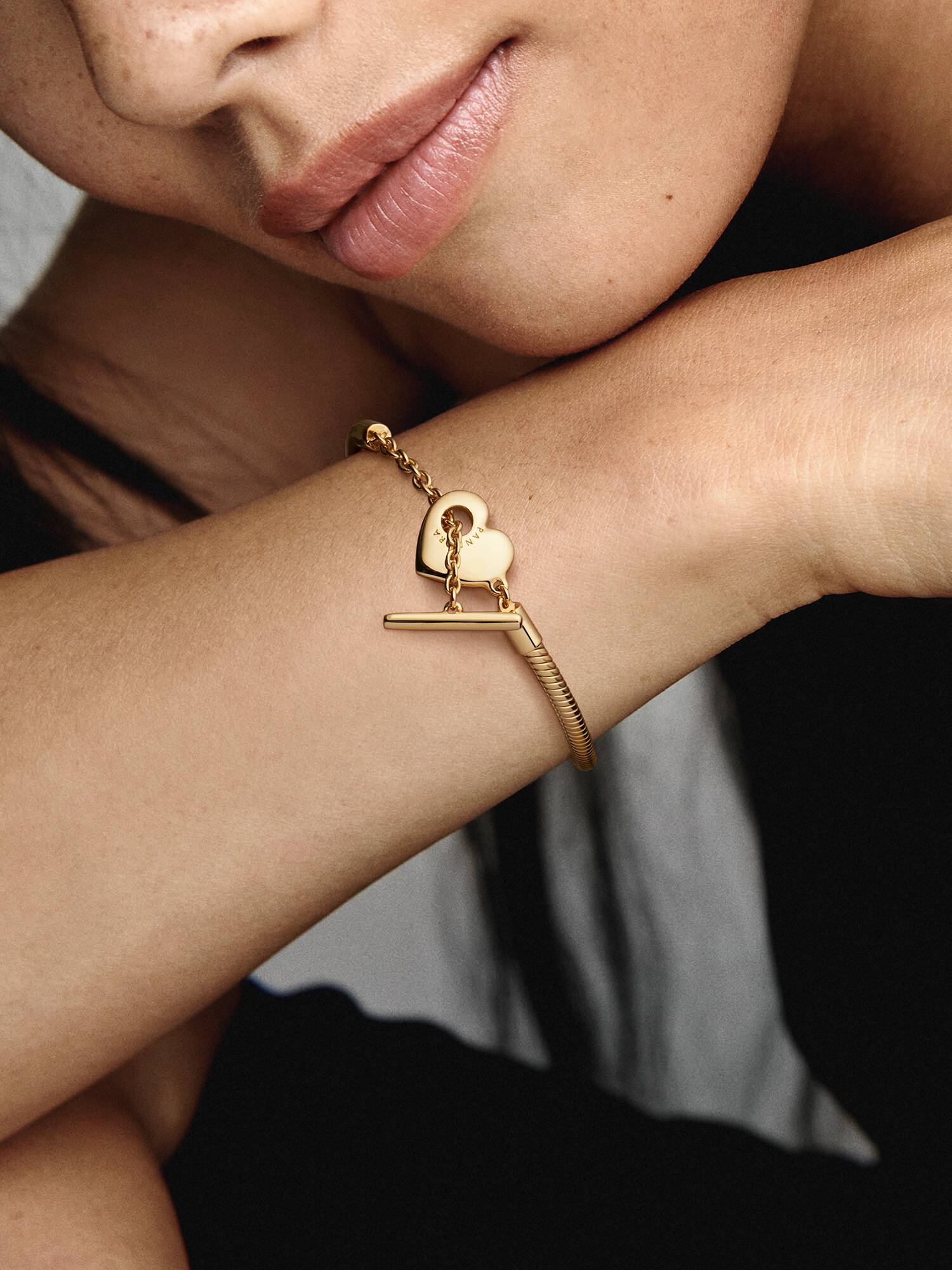 Pandora Moments Herz T-Verschluss Schlangen-Gliederarmband