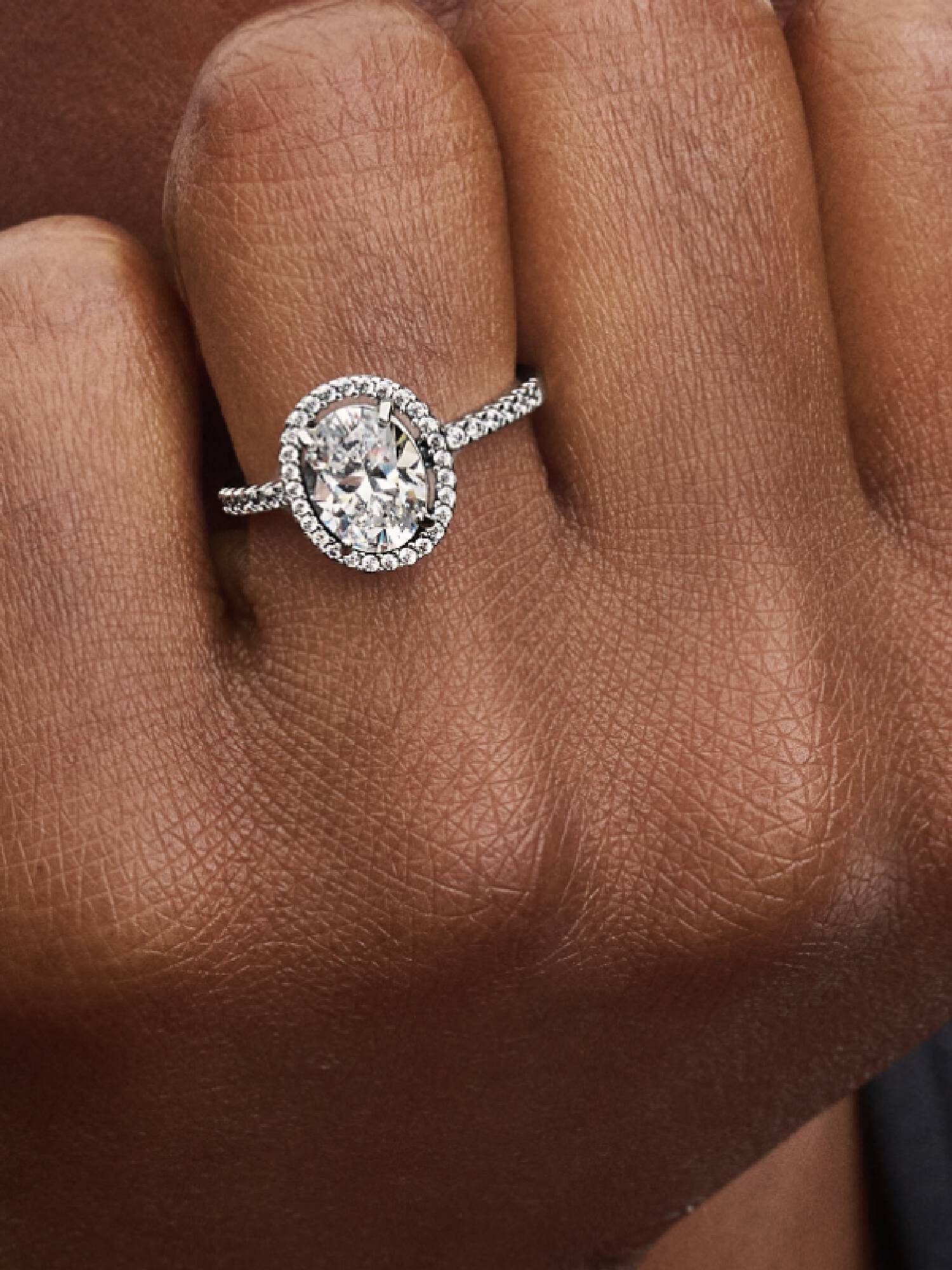 Ovaler Funkelnder Strahlenkranz Statement-Ring