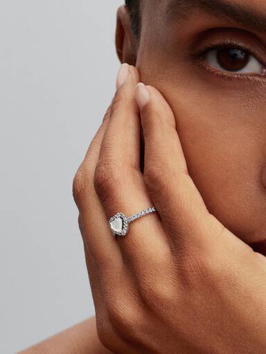 Erhabenes Weißes Herz Ring