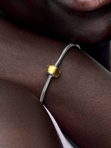 Goldfarbenes Murano-Glas Mini-Charm