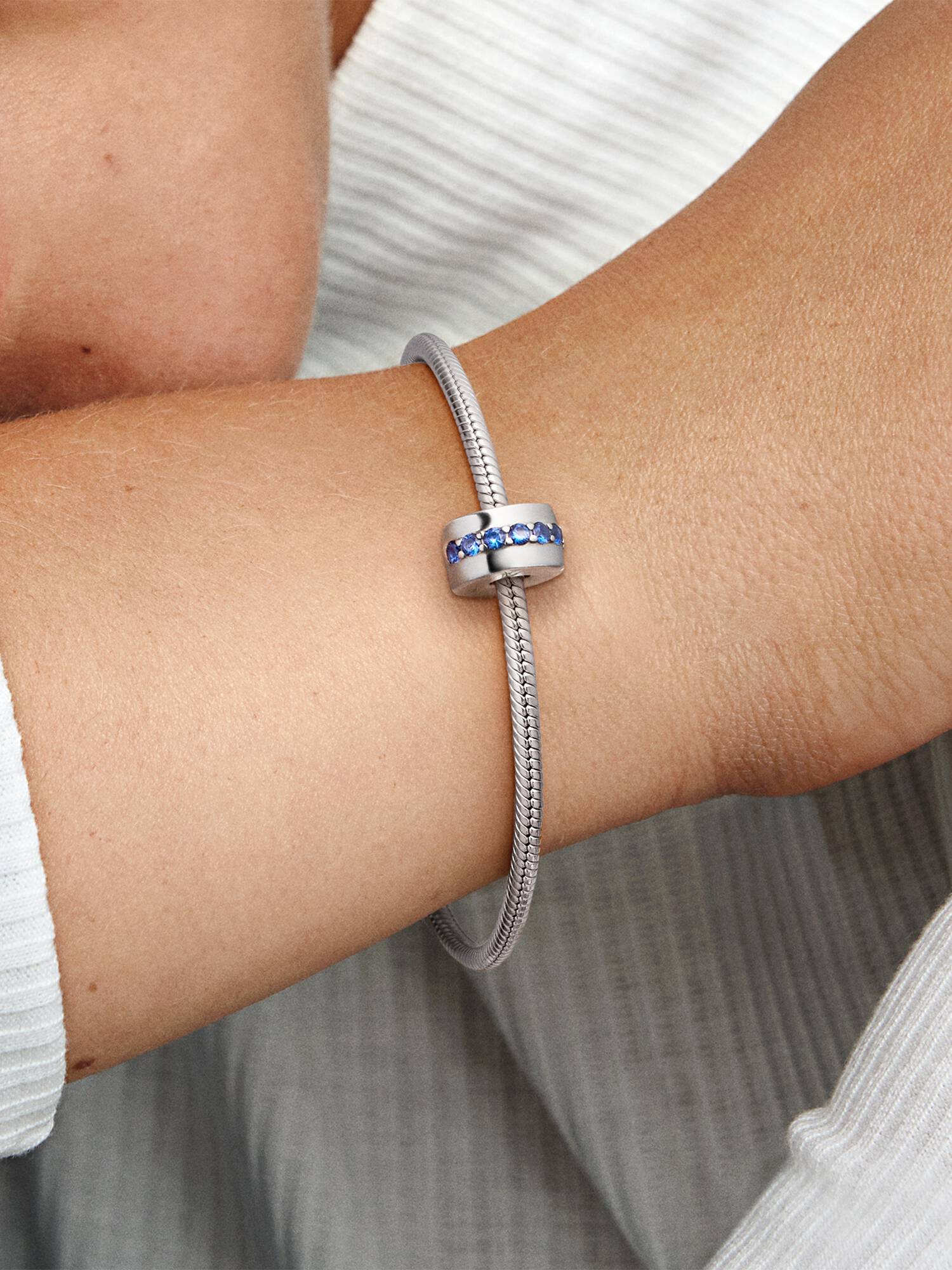 Blaues Funkelndes Clip-Charm