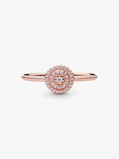 Eleganter Funkelnder Ring