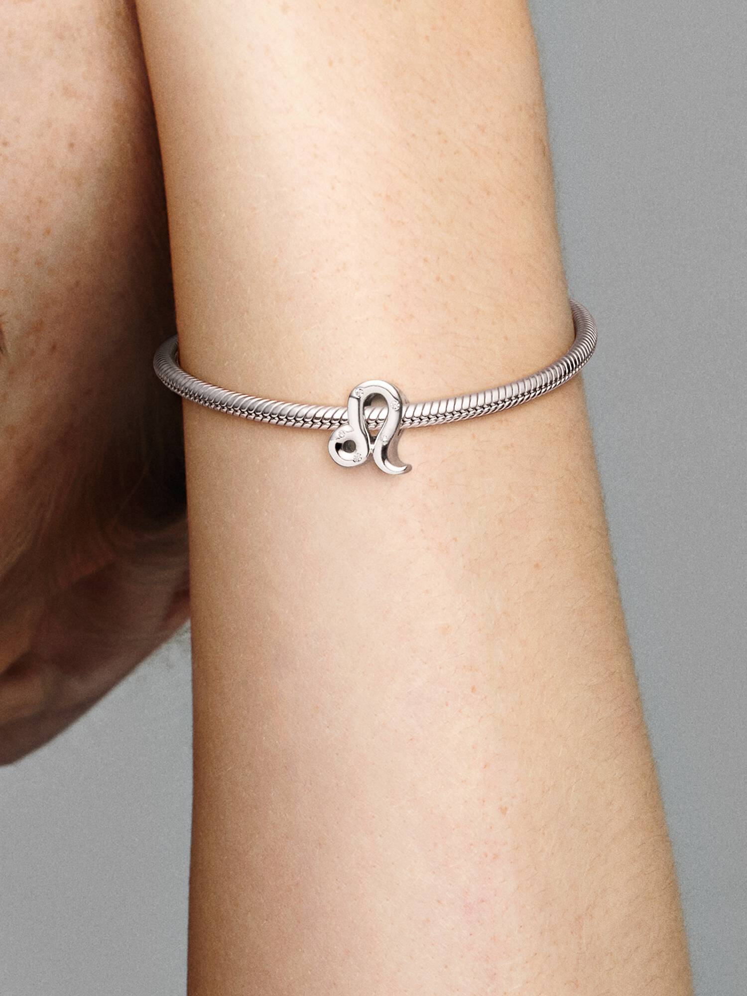Funkelnder Löwe Sternzeichen-Charm