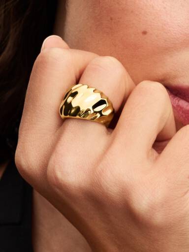 Welliger Statement-Ring