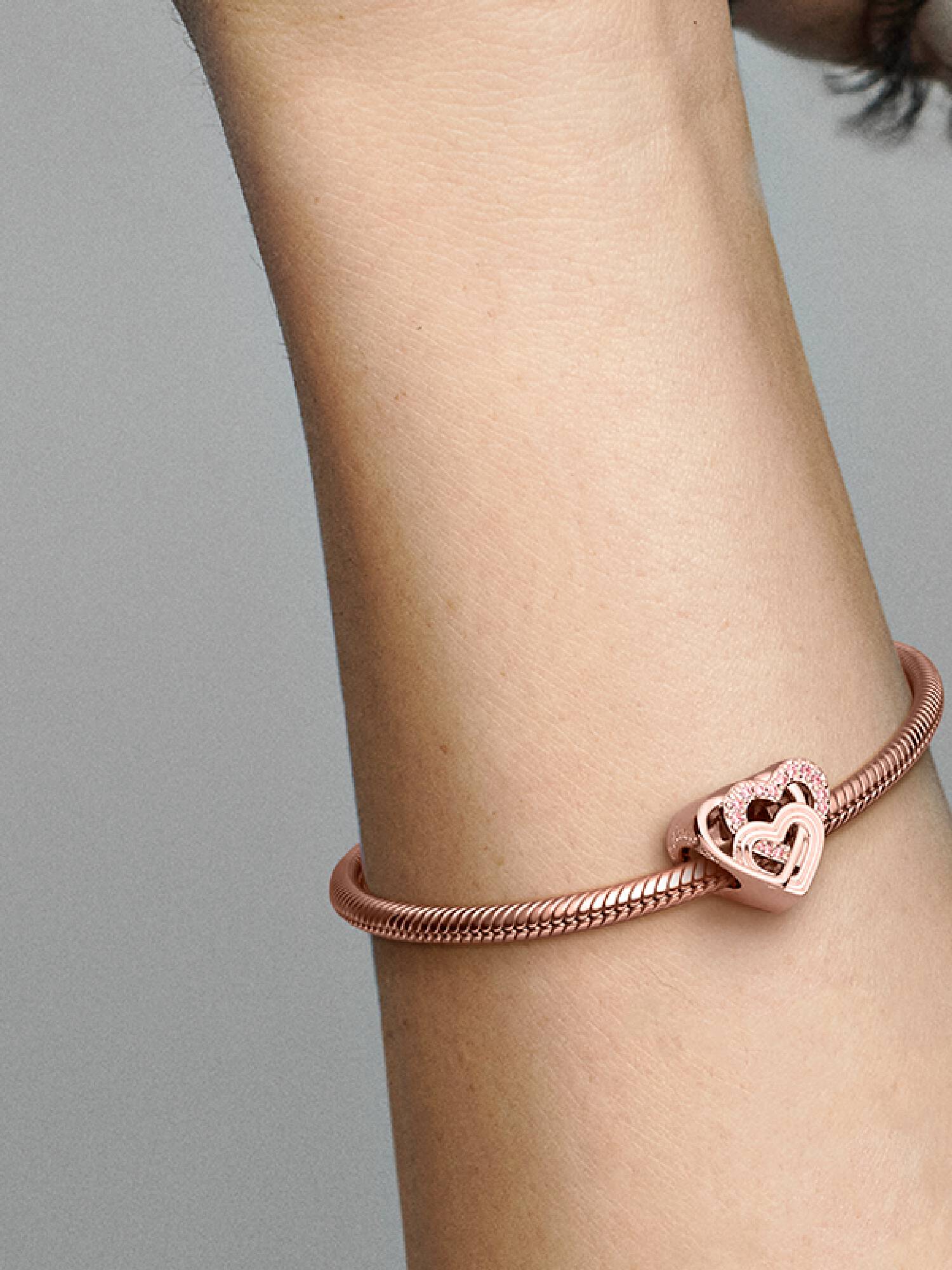 Verschlungene Liebesherzen Charm