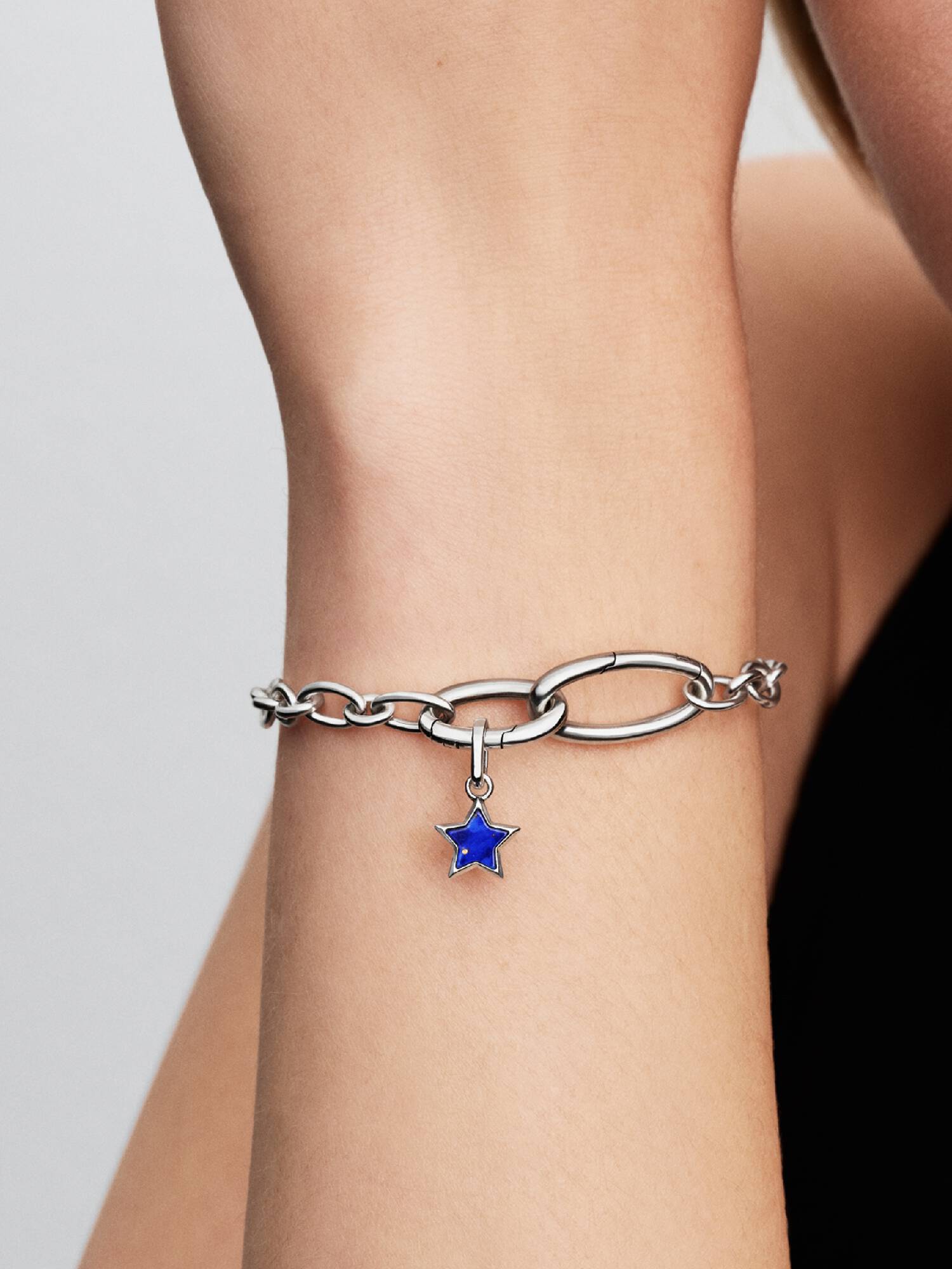 Blauer Stern Mini-Charm-Anhänger