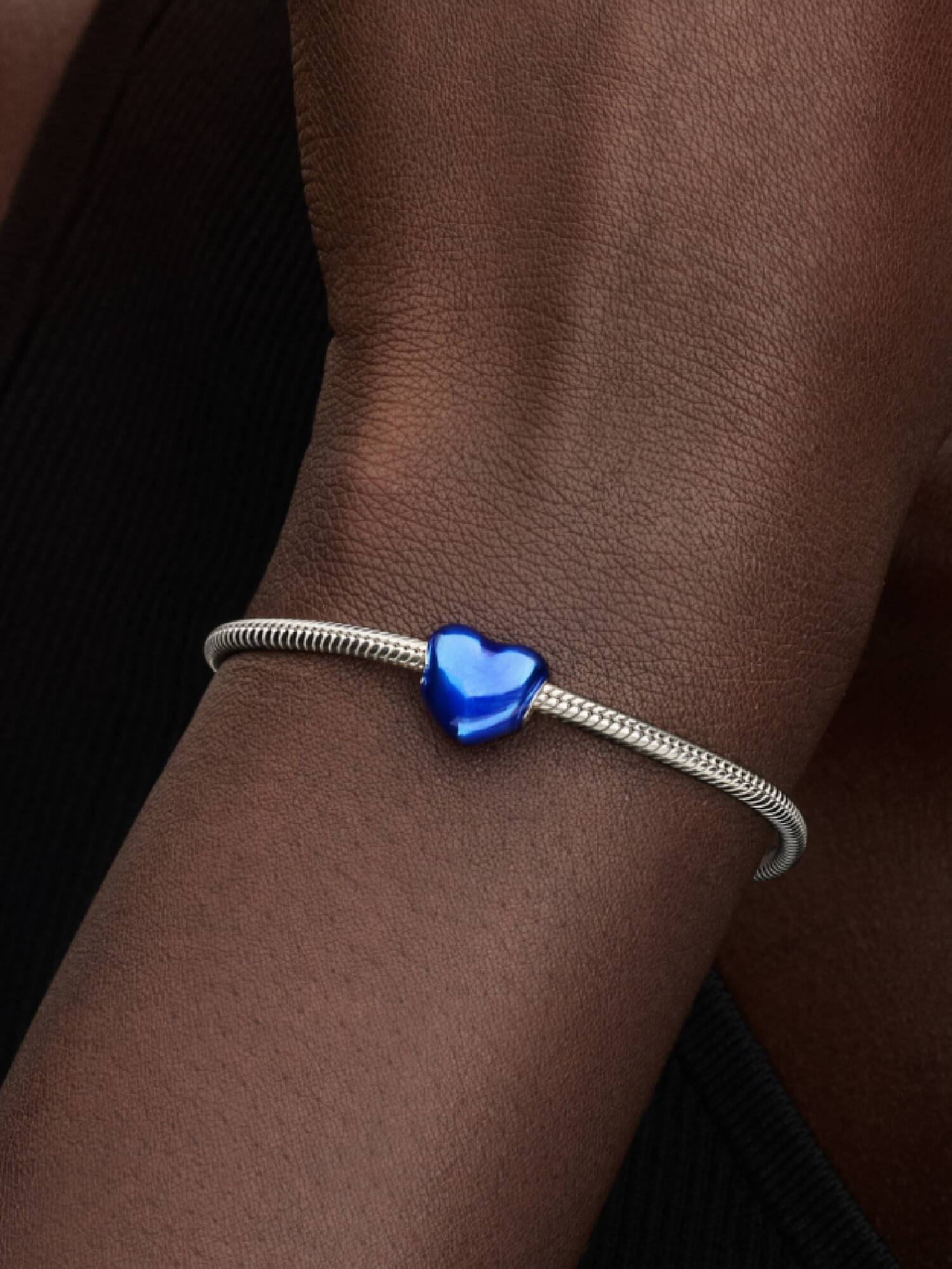 Blaues Metallic-Herz Charm