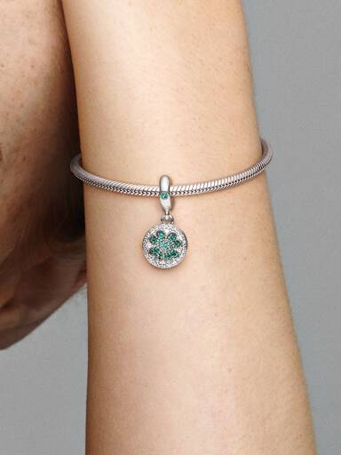 Vierblättriges Kleeblatt Charm-Anhänger