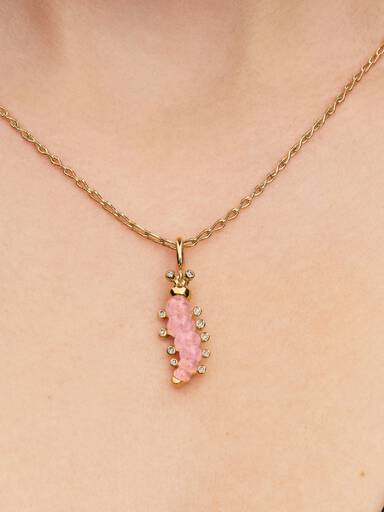 Rosafarbene Raupe Charm