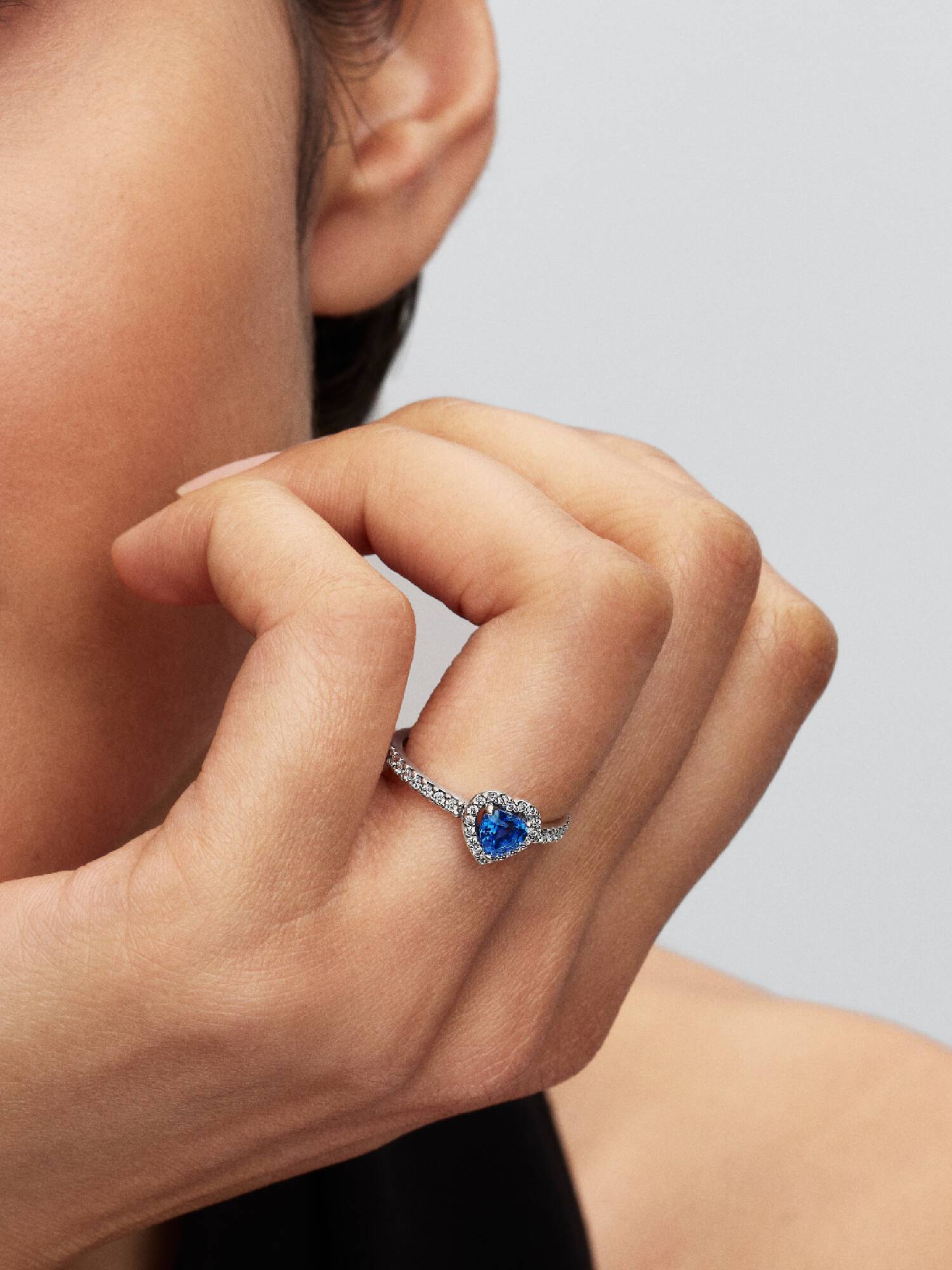 Erhabenes Prinzessinnenblaues Herz Ring