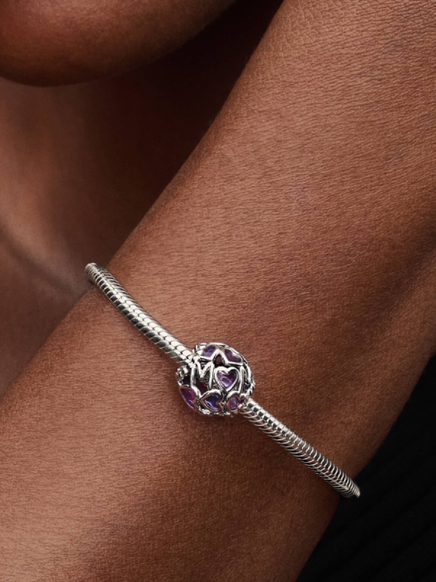 Offen gearbeitete Herzen Mum-Charm