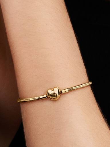 Pandora Moments Schlangen-Gliederarmband mit Herz-Verschluss