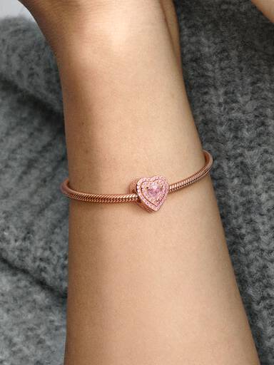Funkelndes mehrstufiges Herz Charm