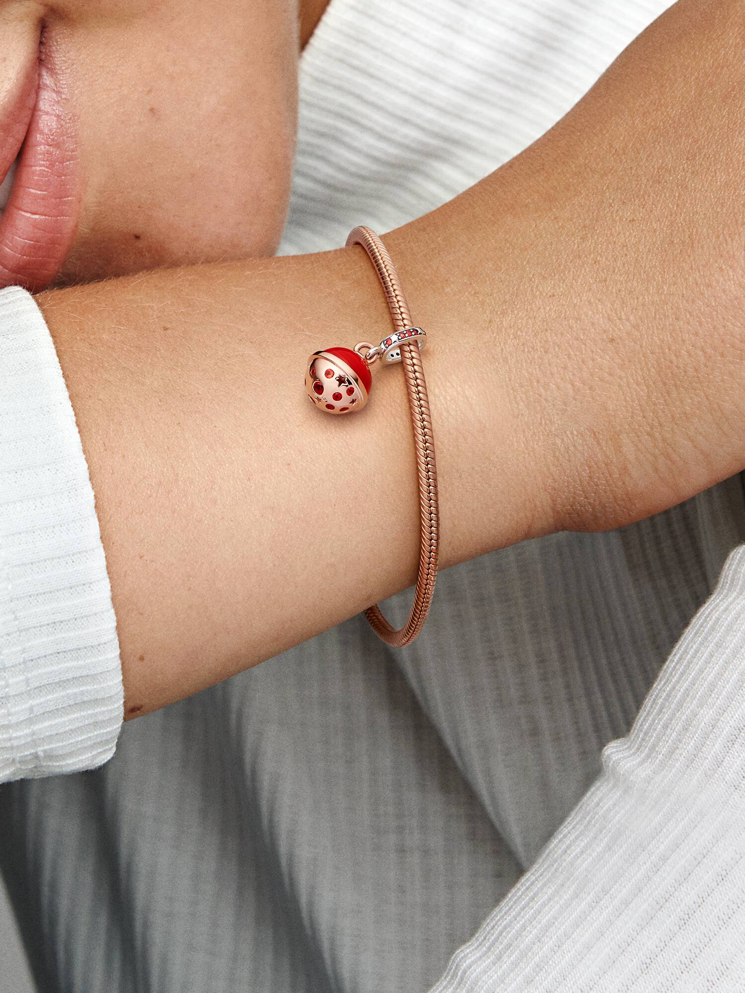 Planet Mars Murano & funkelnder Charm-Anhänger