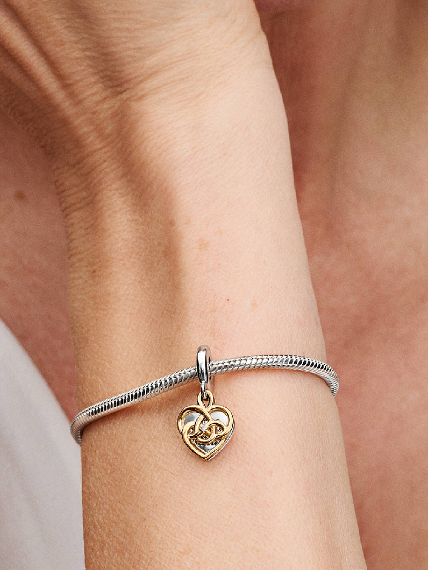 Gravierbarer Mama Doppelter Charm-Anhänger mit im Labor gezüchtetem Diamanten