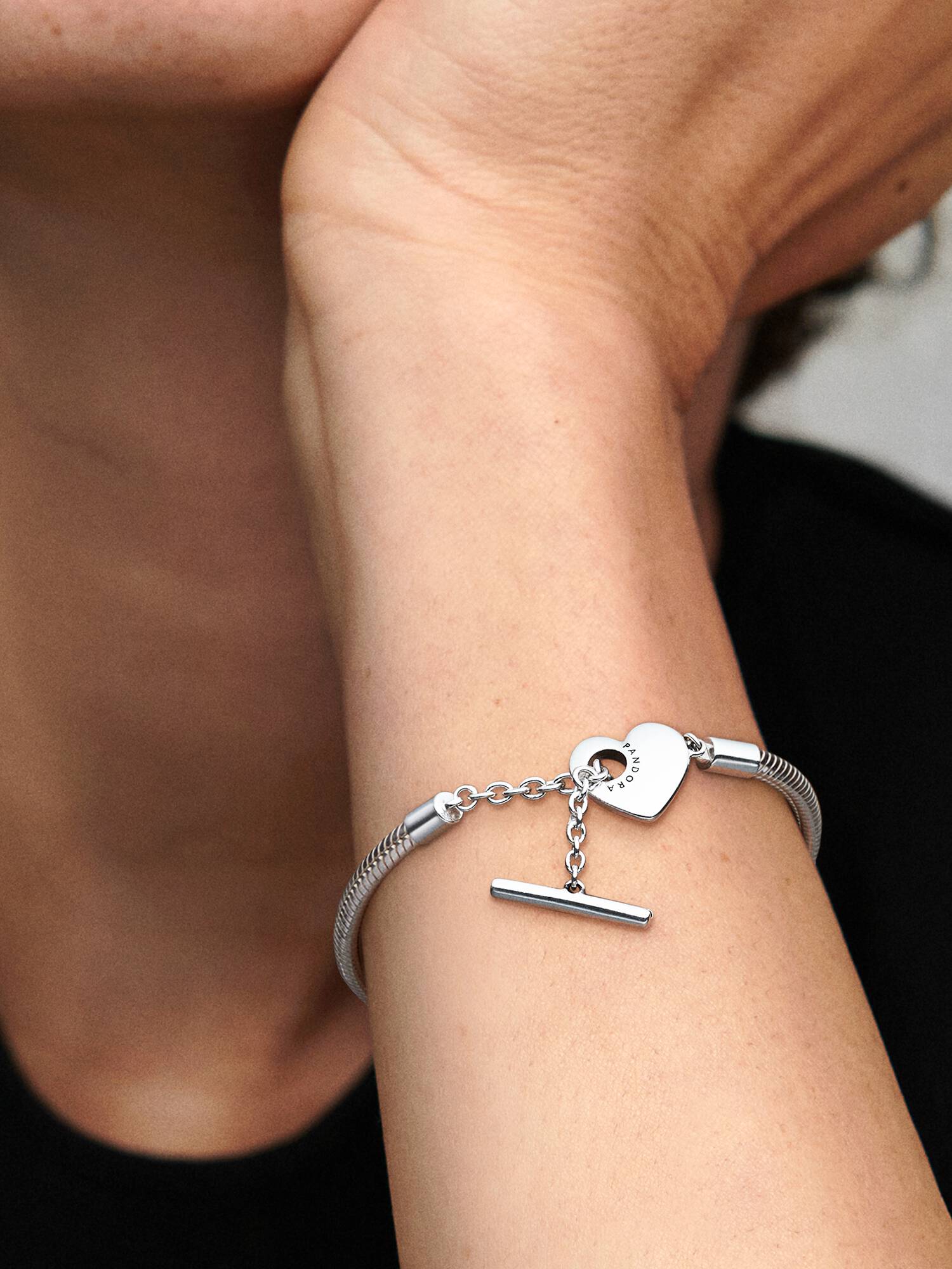 Pandora Moments Herz T-Verschluss Schlangen-Gliederarmband