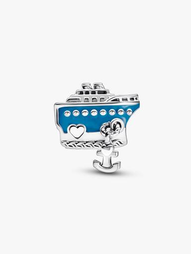 Ankerndes Kreuzfahrtschiff Charm